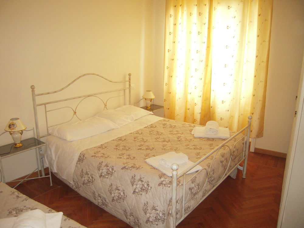 Bed And Breakfast Al Viale Papa Giovanni Bergamo Exterior foto